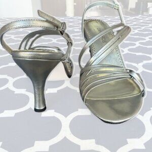 Caparros Silver Strappy Heels 7.5 Metallic Evening Sandals Holiday Party NYE